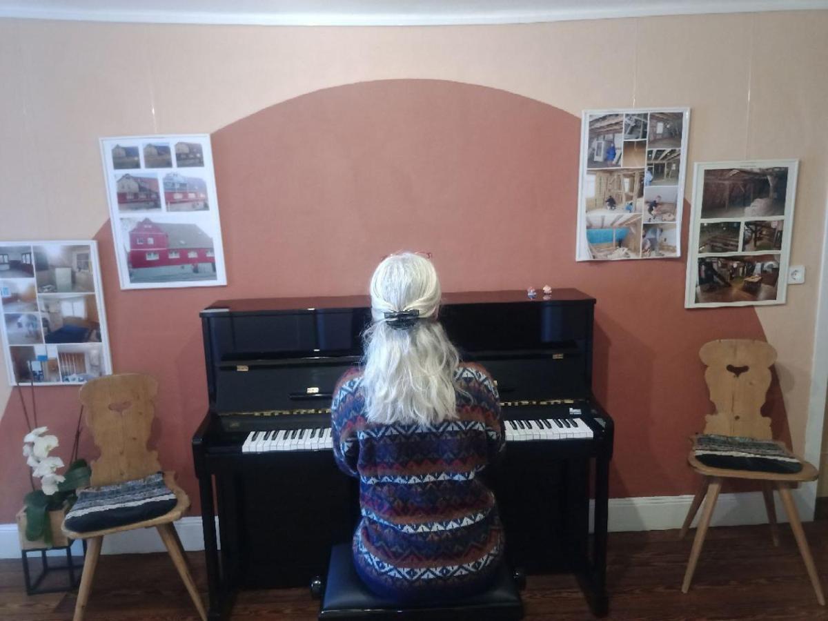 Gemuetliche Gaestezimmer In Einem Neu Sanierten Fachwerkhaus Sachsenheim Dış mekan fotoğraf