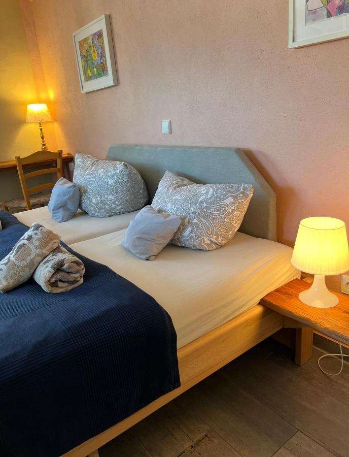 Gemuetliche Gaestezimmer In Einem Neu Sanierten Fachwerkhaus Sachsenheim Dış mekan fotoğraf