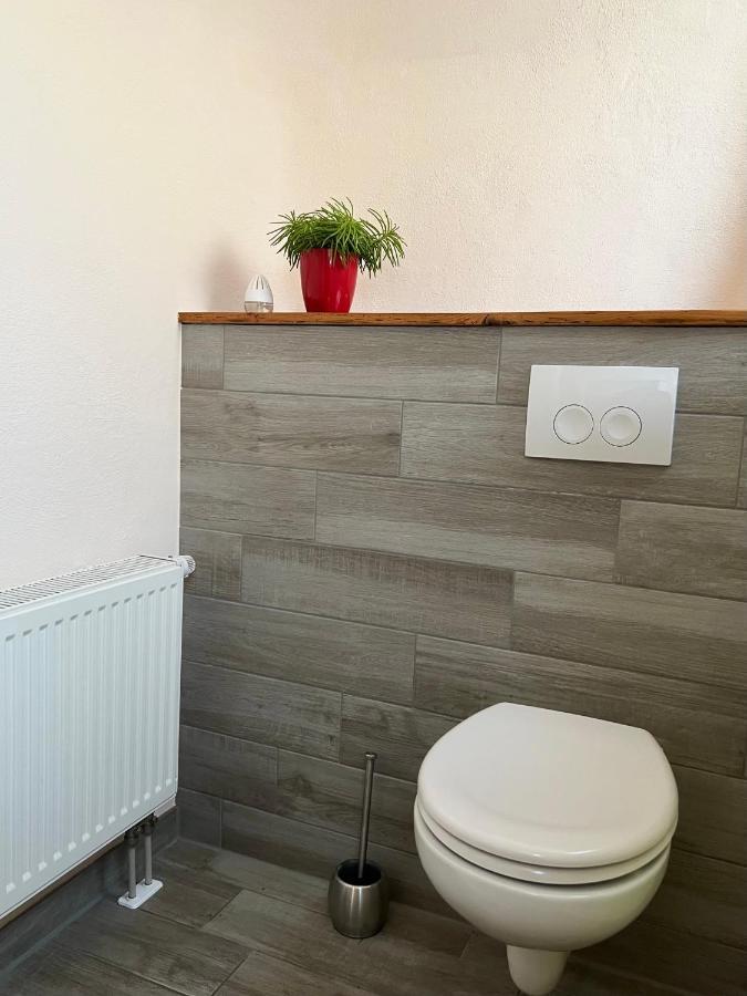 Gemuetliche Gaestezimmer In Einem Neu Sanierten Fachwerkhaus Sachsenheim Dış mekan fotoğraf