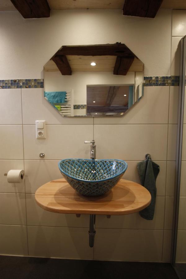 Gemuetliche Gaestezimmer In Einem Neu Sanierten Fachwerkhaus Sachsenheim Dış mekan fotoğraf
