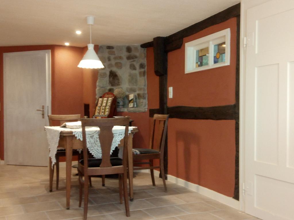 Gemuetliche Gaestezimmer In Einem Neu Sanierten Fachwerkhaus Sachsenheim Dış mekan fotoğraf